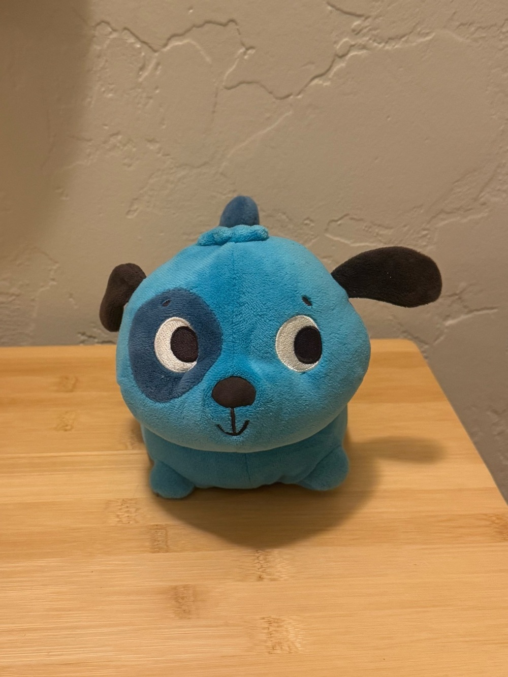 B. toys Wobble 'n' Go Interactive Plush Toy Dog (Woofer)